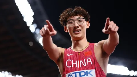 朱利安·卡什与劳埃德·格拉斯普尔问鼎卡塔尔公开赛网球赛