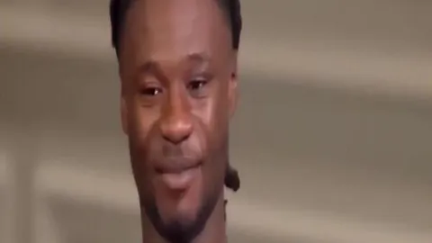 佩里西奇成11月独占鳌头：法国赛事独揽进球助攻，传承鲁尼辉煌